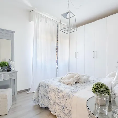 Villa 150 Meter From The Forte dei Marmi